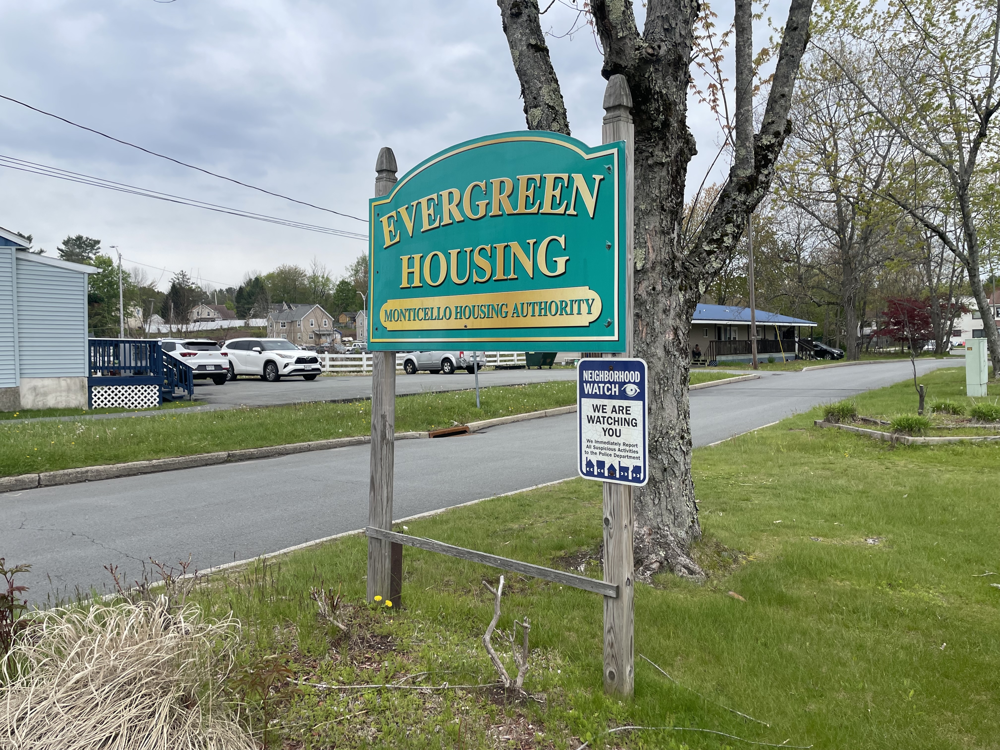 Human Rights Commissioner Addresses Tenant Concerns at Monticello Housing Authority